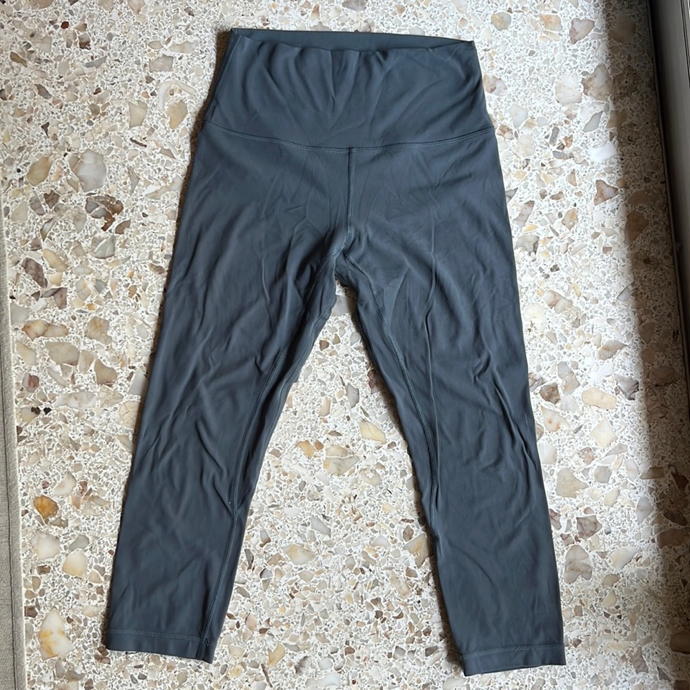 Lululemon Align crop 21” size 6 - dusty blue